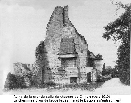 Ruines de la salle royale du chateau de Chinon